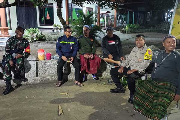 Kuatkan sinergisitas, Babinsa Kedungkandang sambang warga Wonokoyo. (ist) - Kuatkan Sinergisitas, Babinsa Kedungkandang Sambang Warga Wonokoyo