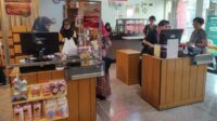 Lokasi kasir Pia Cap Mangkok yang dihipnotis oleh pelaku. (rhd) - Awas Modus Tukar Uang, Bule Hipnotis Kasir Toko Oleh-oleh di Malang