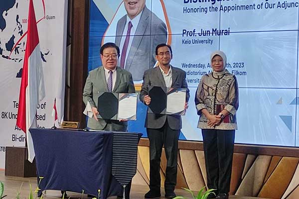 MoU peresmian koneksi jaringan berkecepatan tinggi 100 Gbps. (rhd) - Pertama di Indonesia, UB ARENA-PAC dan IDREN Resmikan Jaringan Berkecepatan Tinggi 100 Gbps