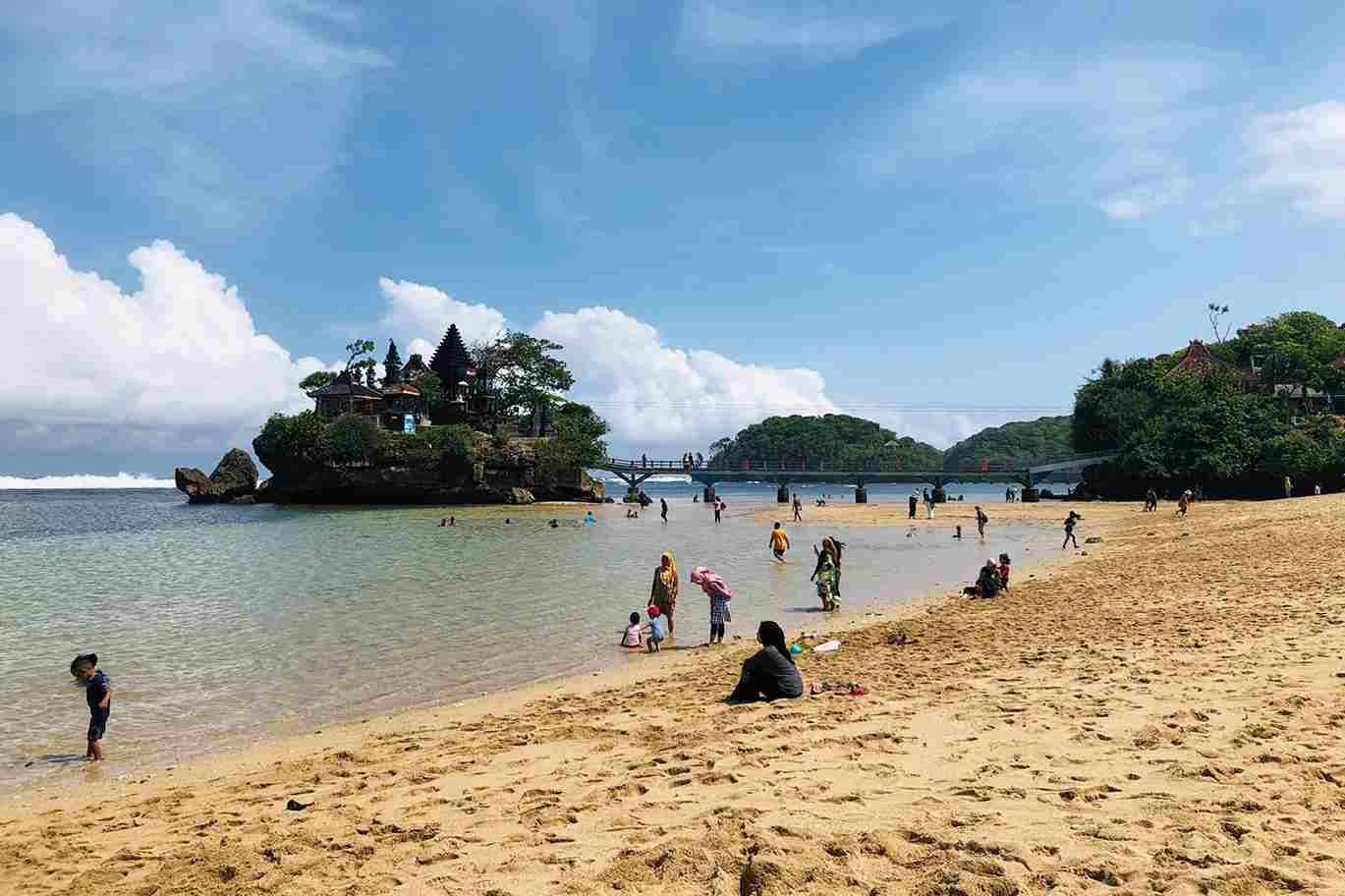 pantai balekambang 11zon