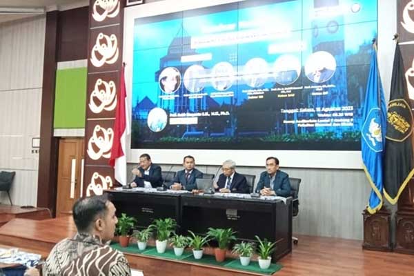 Para narasumber  menyampaikan paparan terkait rumusan karakter ke-Brawijaya-an. (ist) - Universitas Brawijaya Rumuskan Karakter Ke-Brawijaya-an