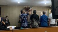 Para saksi dalam pengadilan kasus penguasaan tanah kas desa mengambil sumpah di persidangan. (ist) - Kasus Gugatan Dugaan Penguasaan TKD Giripurno Berlanjut ke Meja Hijau