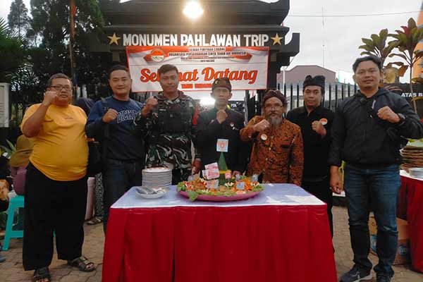Personel Kodim 0833 hadiri tasyakuran dan sarasehan wawasan kebangsaan HUT ke-78 RI. (ist) - Personel Kodim 0833 Hadiri Tasyakuran dan Sarasehan Wawasan Kebangsaan HUT ke-78 RI