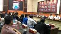pertemuan keluarga korban tragedi kanjuruhan dan polres malang 11zon