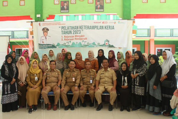 peserta pelatihan kerja disperinaker bojonegoro siap berusaha mandiri