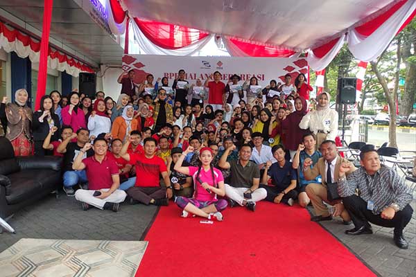 Pimpinan dan karyawan dalam BPF Malang Berkreasi. (rhd) - BPF Malang Berkreasi, Ajang Unjuk Kreatifitas Peringati HUT ke-78 RI