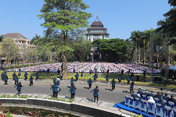 Ribuan maba UB ikuti PK2MABA. (ist) - 15.486 Mahasiswa Baru Universitas Brawijaya Ikuti PK2MABA