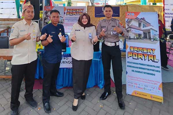 SAMSAT PORTAL: KUPT PPD Situbondo, Dr Rita, hadir ditengah layanan Samsat Portal dalam Pameran Temu Inklusi 2023. (ist) - Layanan Samsat Portal Situbondo, Solusi Percepatan Pembayaran Pajak Kendaraan Bermotor