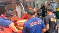 Saat jenazah pendaki tiba di RS Hasta Brata Batu. (ist) - Pendaki Gunung Arjuno Ditemukan Tewas, Diduga Hipotermia