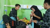 Salah satu pasien saat dirawat di RSUD Pamekasan. (Seru.co.id/udi) - Belum Sempat Tampil di Karnaval HUT ke 78 RI, Mobil Rombongan Drumband Alami Laka Tunggal