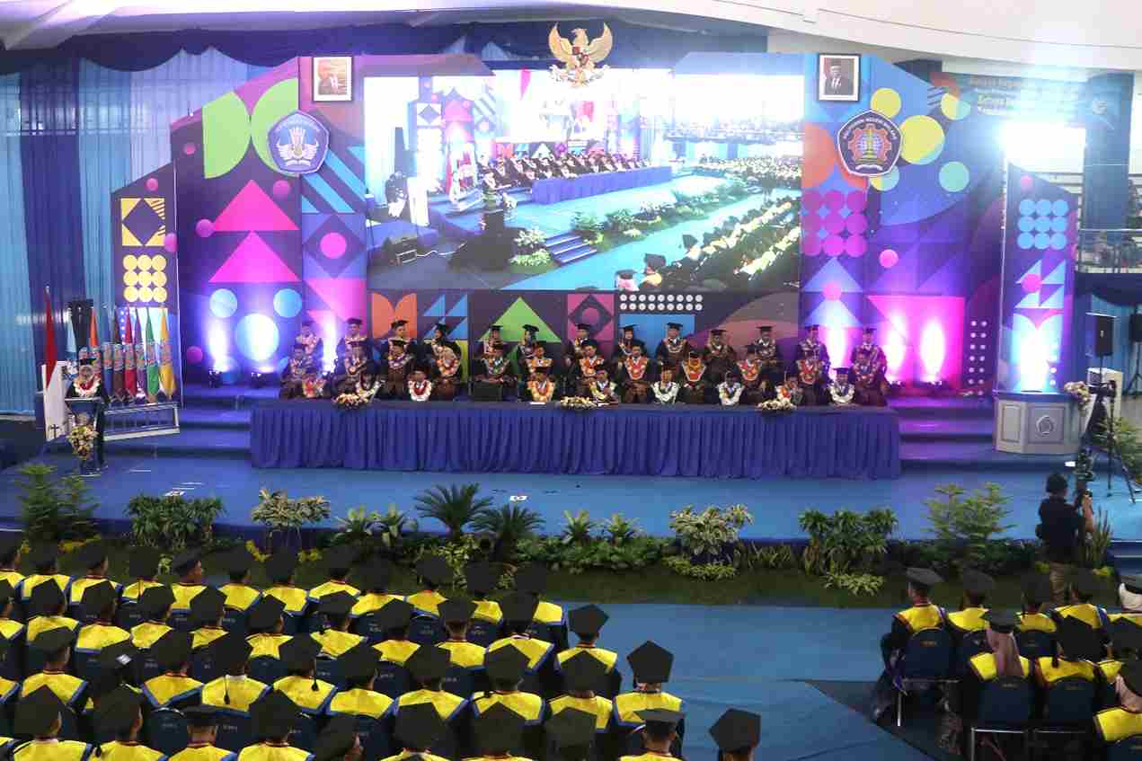 suasana prosesi wisuda polinema tahap i 2023 11zon