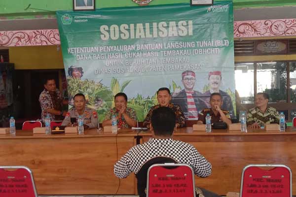 Suasana sosialisasi Bantuan Langsung Tunai Dana Bagi Hasil Cukai Bagi Hasil Tembakau (BLT DBHCHT) tahun 2023 di Kecamatan Waru, Pamekasan, Kamis (3/8/2023). (Seru.co.id/luq) - Dinsos Pamekasan Sosialisasi BLT DBHCHT Tahun 2023 di Kecamatan Waru
