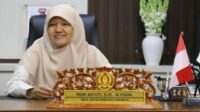 wakil ketua dprd kota surabaya reni astuti