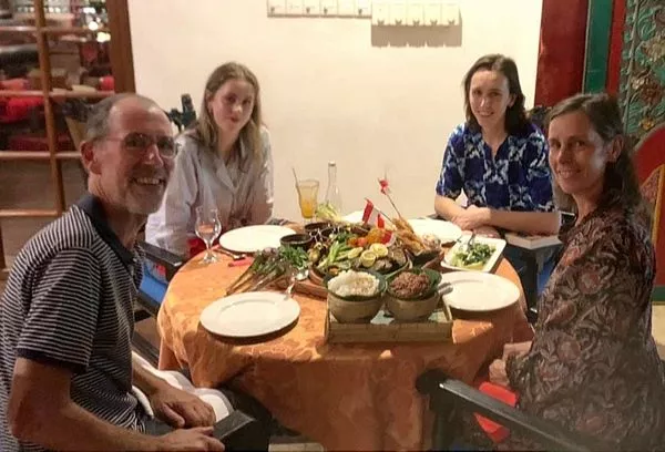 Wisatawan mancanegara menyukai masakan tradisional Hotel Tugu Malang. (ist) - Sambut Kemerdekaan, Hotel Tugu Malang Suguhkan Imperial Indonesian Cuisine