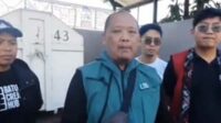 Anggota Tim Relawan Sampah Bahagia Kota Batu, Dodi. (Seru.co.id/dik) - Batu Punya Tim Relawan Sampah Bahagia, Patroli TPS Setiap Hari