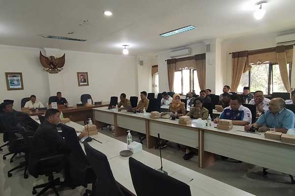 Audiensi yang digelar Komisi C DPRD Batu. (Seru.co.id/dik) - DLH Batu Paparkan Timeline Residual Waste Processing ke Komisi C