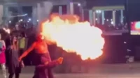 Jenggot Limbad terbakar saat aksi sembur api. (ist) - Ngeri, Jenggot Limbad Terbakar saat Aksi Sembur Api Hingga Harus Jalani Operasi