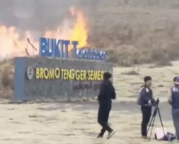 Kebakaran di Bukit Teletubbies Diduga Akibat Flare Prewedding, Pelaku Diamankan