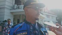 Kepala Dinas Perhubungan (Dishub), Widjaja Saleh Putra, menjawab awak media. (ws8) - Minimalisir Rawan Laka, Dishub Bakal Pertegas Markah Sepanjang Jalan LA Sucipto