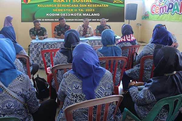 Kodim 0833 laksanakan baksos KB-Kesehatan di RSIA Permata Hati. (ist) - Kodim 0833 Laksanakan Baksos KB-Kesehatan di RSIA Permata Hati