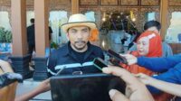 Marsuto Direktur utama CV Jawara Internasional saat dimintai keterangan. (Seru.co.id/udi) - Launching PR Jawara, Owner Sentil Cukai Persulit Perizinan untuk Pengusaha