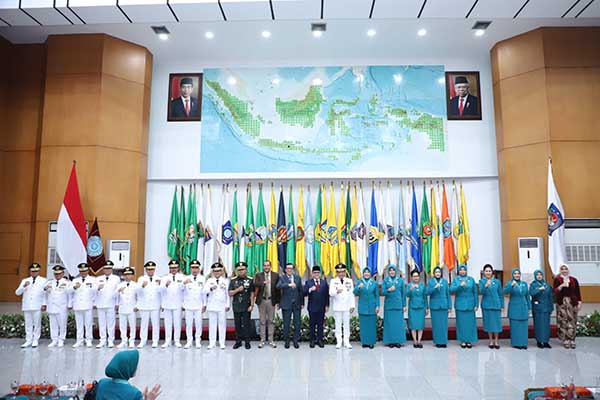 Pelantikan 10 penjabat gubernur. (ist) - Mendagri Tito Resmi Lantik 9 Pj Gubernur, Termasuk Jabar dan Jateng