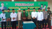 Pj. Bupati Bojonegoro Dampingi Wamenag RI Resmikan Gedung MI di Ponpes Al Rosyid