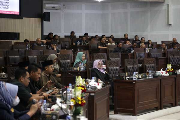 Sidang Paripurna Ranperda Perubahan APBD 2023. (ws8) - Begini Catatan DPRD pada Pemkot Malang Terkait Ranperda Perubahan APBD 2023