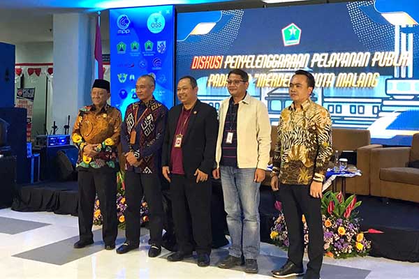 Staf Khusus Wakil Presiden RI, Gatot Priyo Utomo saat mengunjungi Mal Merdeka Kota Malang. (ws8) - Mal Pelayanan Publik Kota Malang Bakal Terapkan Digitalisasi