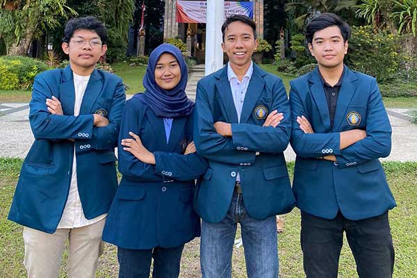 Tim mahasiswa FT UB menciptakan inovasi LAGA GEMPA. (ist) - LAGA GEMPA, EWS Gempa Karya Mahasiswa UB