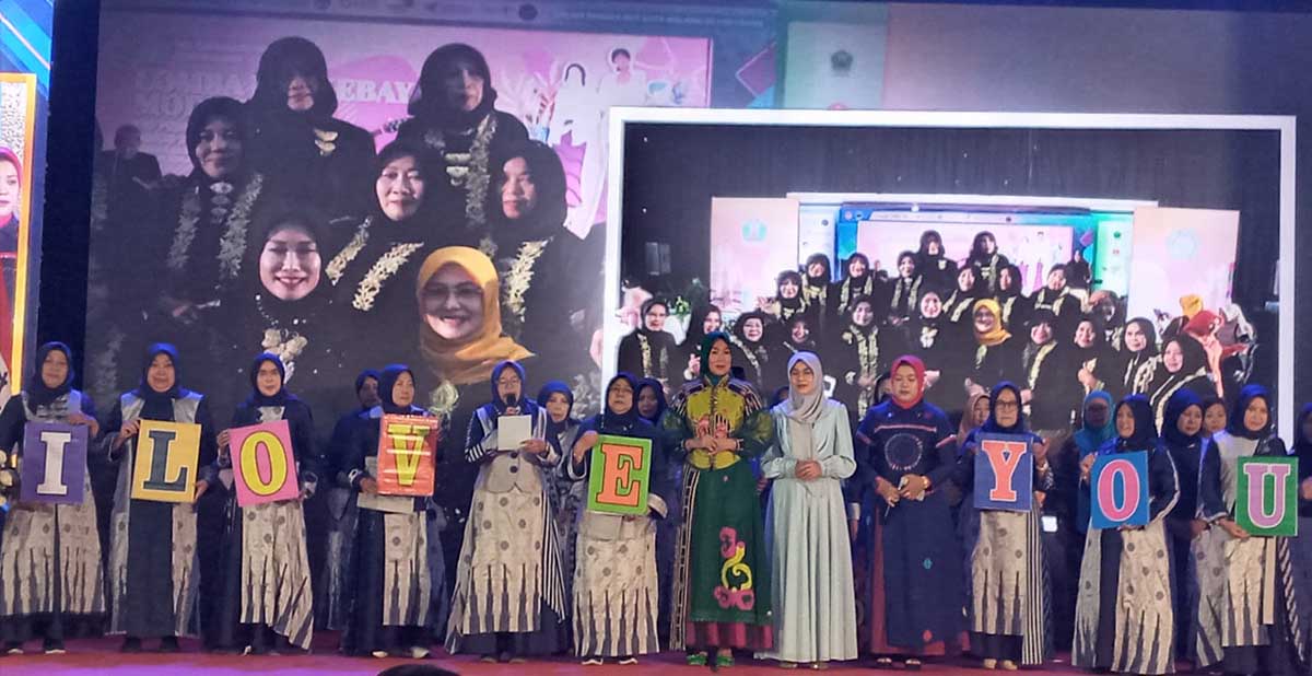 Ucapan dari ibu-ibu Dharma Wanita Kota Malang. (ws8) - Malam Bhakti, Sutiaji dan Sofyan Edi Akhiri Masa Jabatan