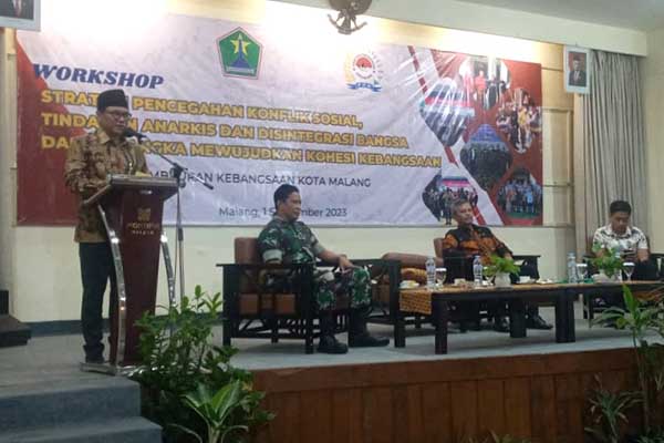 Wakil Wali Kota Malang memberikan sambutan di acara FPK Kota Malang. (ws8) - FPK Wujudkan Kohesi Kebangsaan dalam Mencegah Tindakan Anarkis dan Disintegrasi