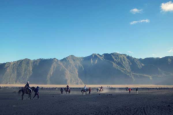Wisata gunung Bromo. (via Unsplash) - Akibat Kebakaran Flare Prewedding, Wisata Gunung Bromo Rugi Rp5,4 Miliar