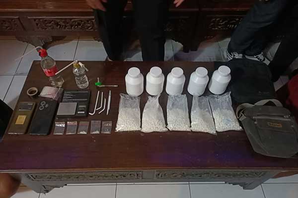 Barang bukti yang berhasil diamankan. (ist) - Dua Pengedar Narkoba di Jabung Beserta Barbuknya Diamankan Polisi
