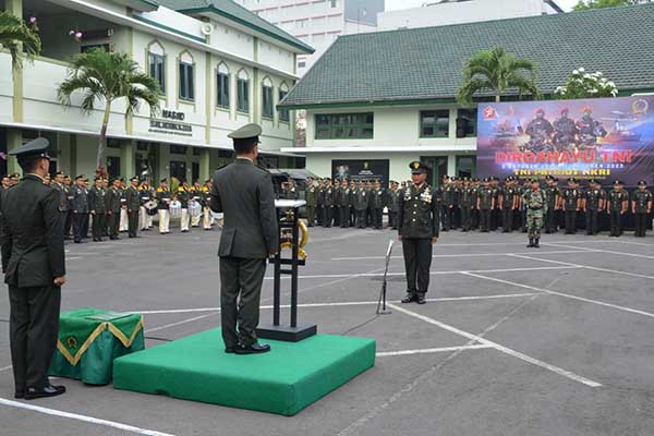 Dandim 0833 pimpin upacara peringatan HUT ke-78 TNI. (ist) - Dandim 0833 Pimpin Upacara Peringatan HUT ke-78 TNI