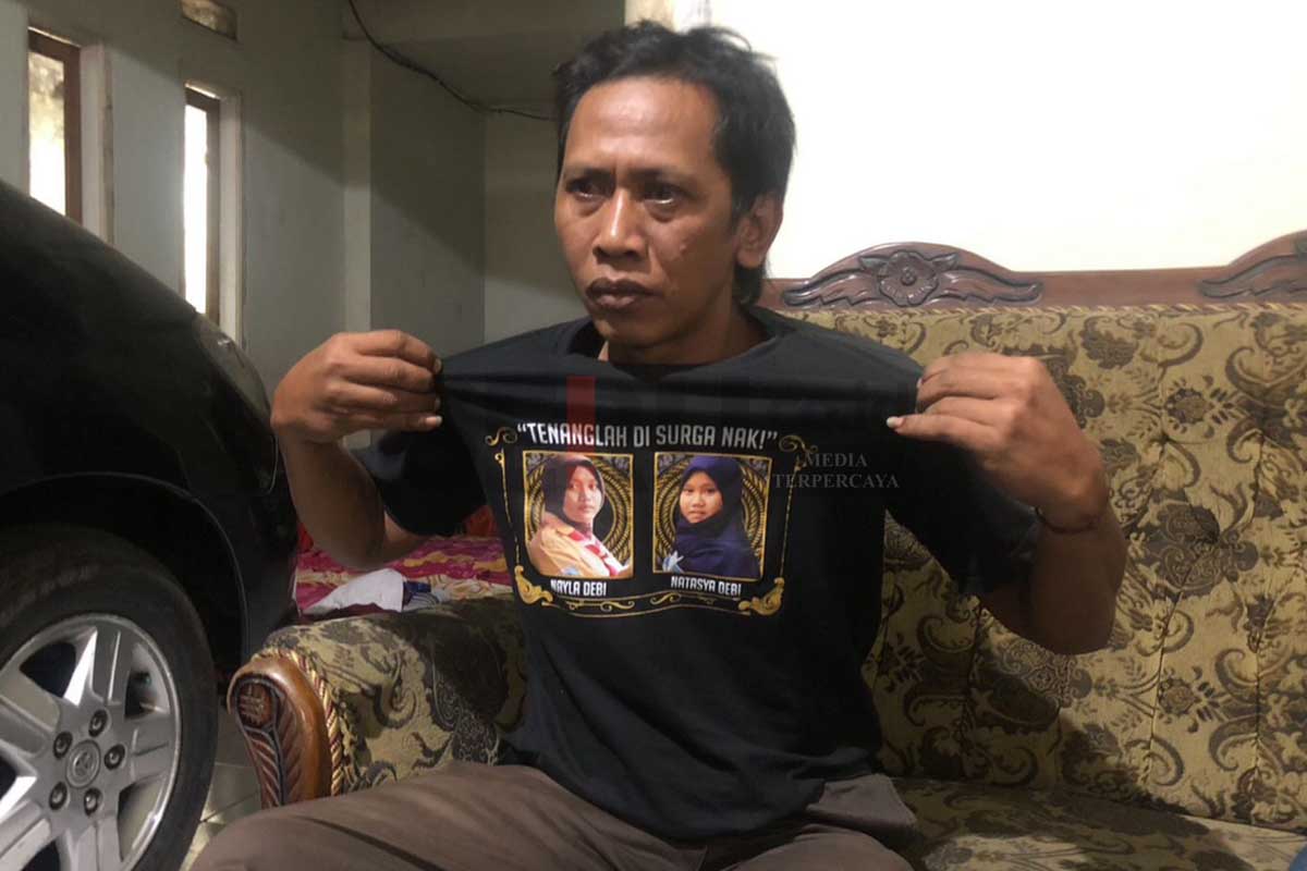 Devi Athok, orang tua korban Tragedi Kanjuruhan yang kehilangan dua putrinya. (wul) - Teringat Kelamnya Tragedi Kanjuruhan Satu Tahun Lalu