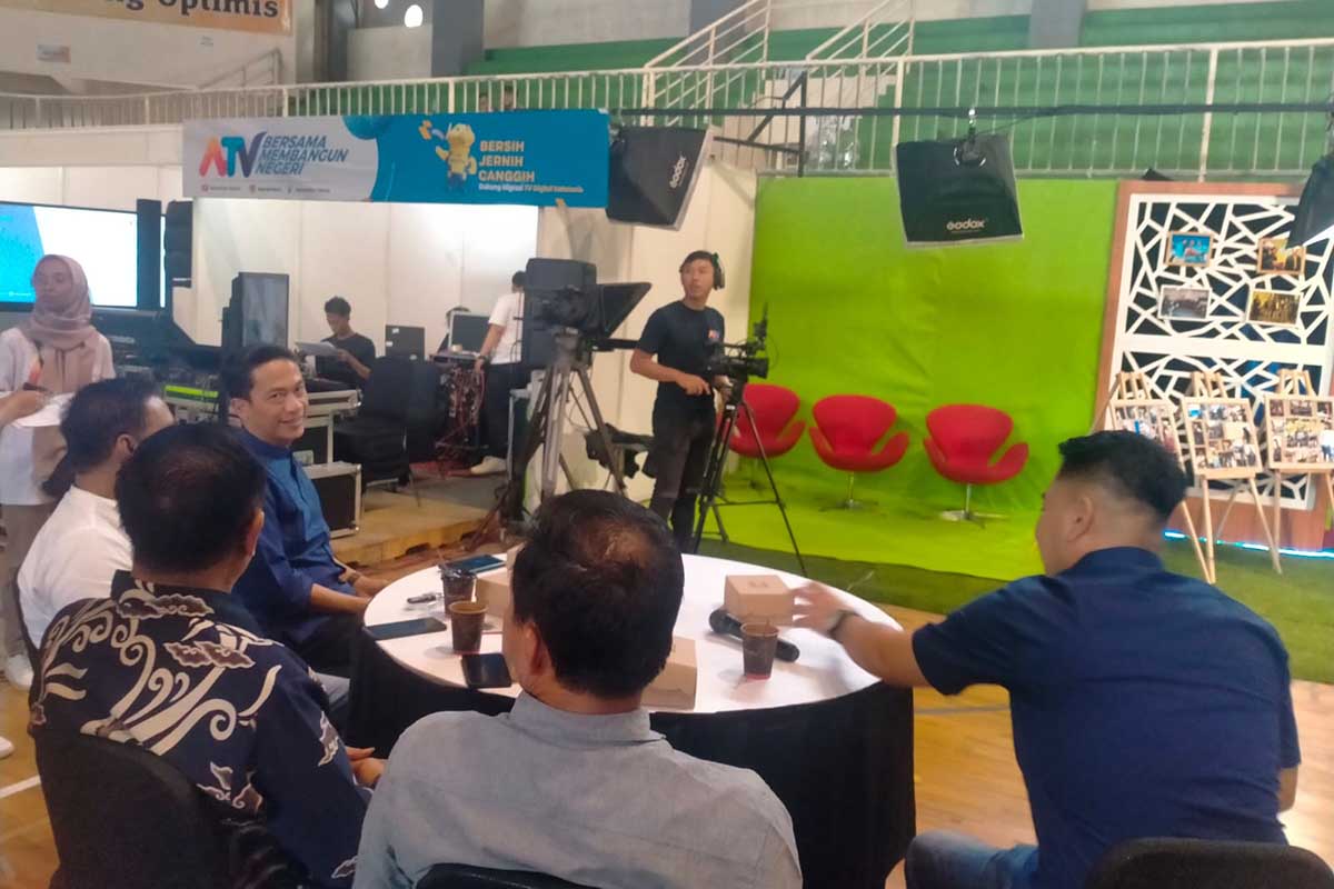 Diantara beberapa mantan awak ATV yang hadir dalam Kominfo Fair 2023. (dik) - Kominfo Batu Fair 2023 Tampilkan Beragam Seni Hingga Kuliner