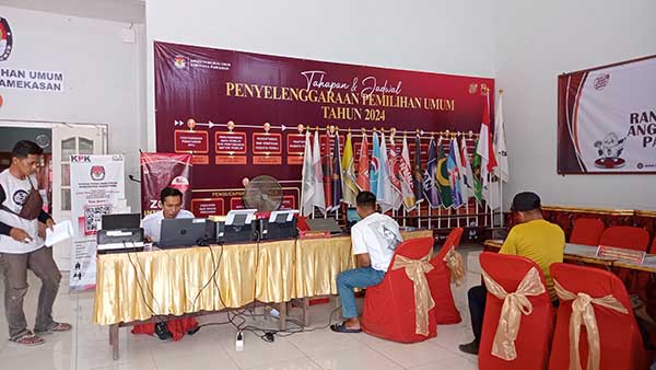 Kantor KPU Pamekasan. (Seru.co.id/udi) - Isu Dugaan Bacaleg Mantan Narapidana Korupsi di KPU Pamekasan