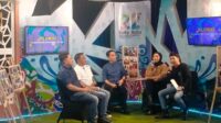 Kepala Diskominfo Batu, Onny Ardiyanto, menjadi tamu di Selayshow Agropolitan Televisi. (dik) - Kominfo Batu Fair 2023 Tampilkan Beragam Seni Hingga Kuliner