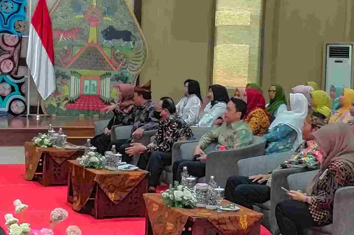 ASN Pemkot Batu Peragakan Batik Lokal di Fashion for Anniversary