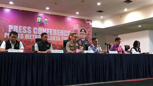 Konferensi pers kasus anak pamen TNI tewas terbakar. (ist) - Hasil Autopsi Anak Pamen TNI Tewas Terbakar: Tidak Ada DNA dan Darah Orang Lain