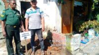 Personel Babinsa Sukun pengecekan penerima bantuan jambanisasi warga Tanjungrejo. (ist) - Babinsa Sukun Mengecek Penerima Bantuan Jambanisasi Warga Tanjungrejo
