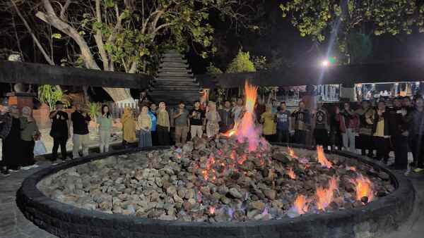Peserta Forum Geopark Jatim Kunjungi Kayangan Api Bojonegoro,
