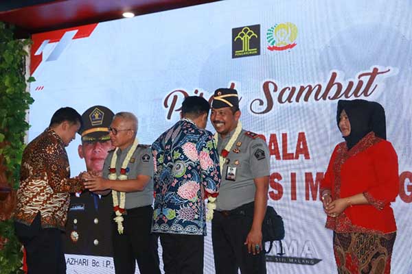Pj Wali Kota Malang berikan selamat datang kepada Kalapas baru, dan selamat bertugas Kalapas sebelumnya. (ist) - Sambut Kalapas, Pj. Wali Kota Malang Ajak Sinergisitas Penegakan dan Edukasi Hukum