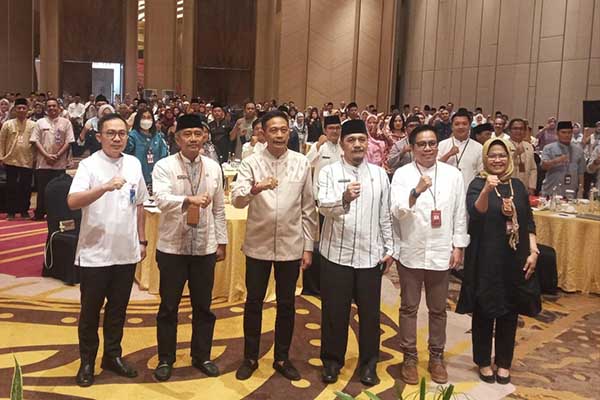 Pj Wali Kota Malang bersama jajaran OPD Pemkot Malang. (ws8) - Pemkot Malang Targetkan Kartu Kredit Pemerintah Daerah Diterapkan Awal 2024