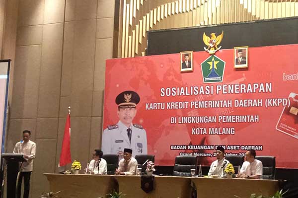Pj Wali Kota Malang instruksikan OPD segera terapkan KKPD. (ws8) - Pemkot Malang Targetkan Kartu Kredit Pemerintah Daerah Diterapkan Awal 2024