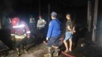 Rumah Produksi Arang Batok Kelapa di Pakis Terbakar