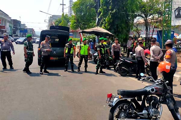 TNI-Polri Patroli gabungan sasar tempat rawan. (ist) - Jaga Kamtibmas Kota Malang, TNI-Polri Patroli Gabungan Sasar Tempat Rawan
