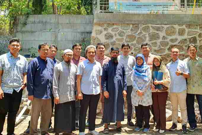 Polinema Terapkan Pembangkit Listrik Tenaga Pikohidro di Ponpes Yatim Dhuafa Al-Ikhlas