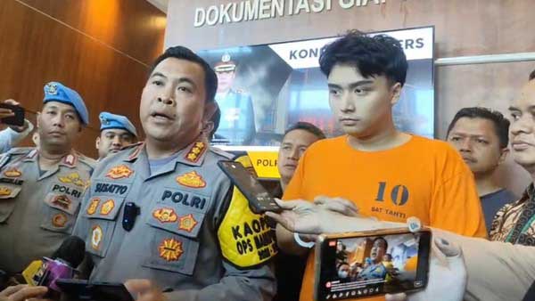 Aktor Leon Dozan ditangkap. (ist) - Leon Dozan Jadi Tersangka Penganiayaan dan Pencemaran Institusi Polri, Terancam 5 Tahun Bui